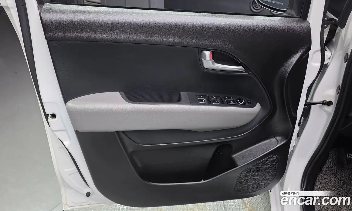 Kia Ray 2022 1.0 автомат (гидро), фото 14