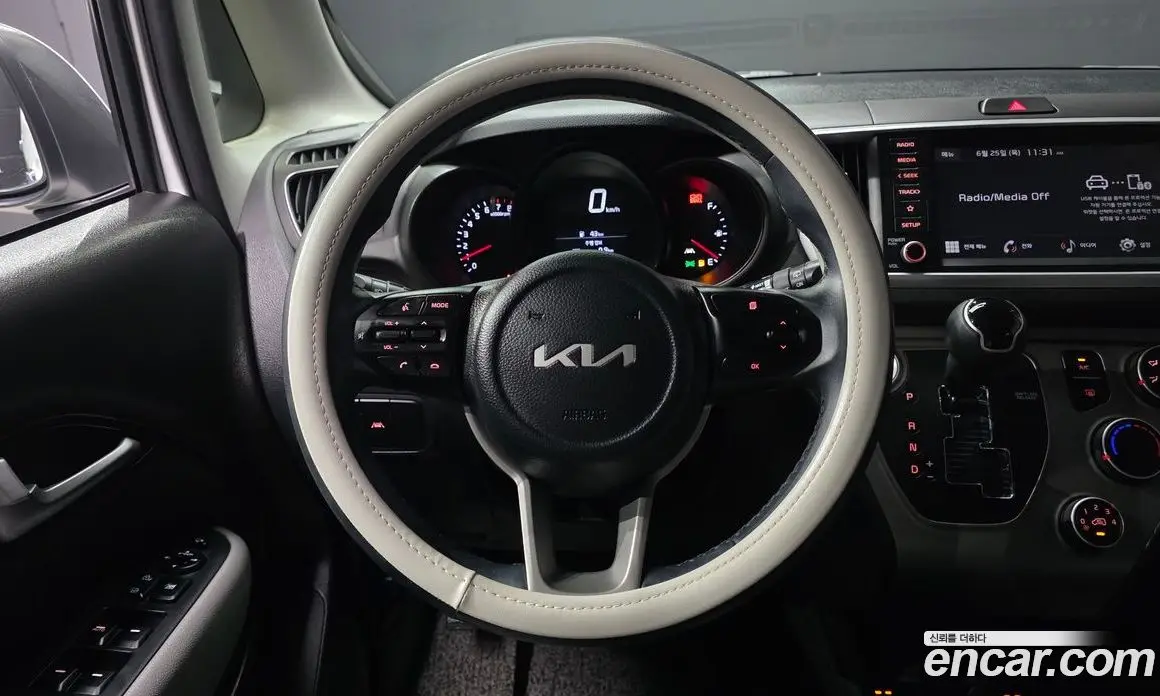 Kia Ray 2022 1.0 автомат (гидро), фото 19