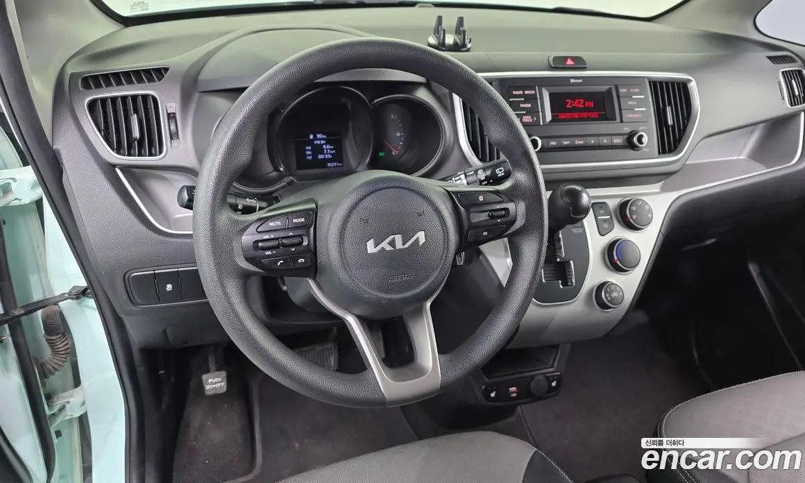 Kia Ray 2022 1.0 автомат (гидро), фото 25