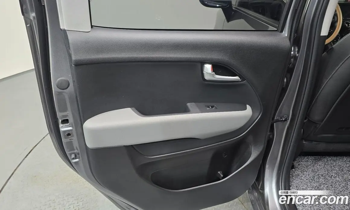 Kia Ray 2024 1.0 автомат (гидро), фото 15