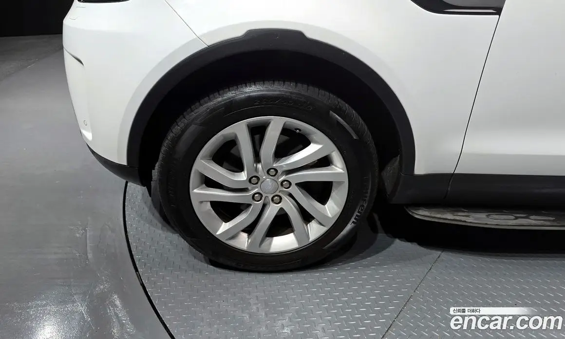 Land Rover Discovery 2018 3.0 автомат (гидро), фото 5
