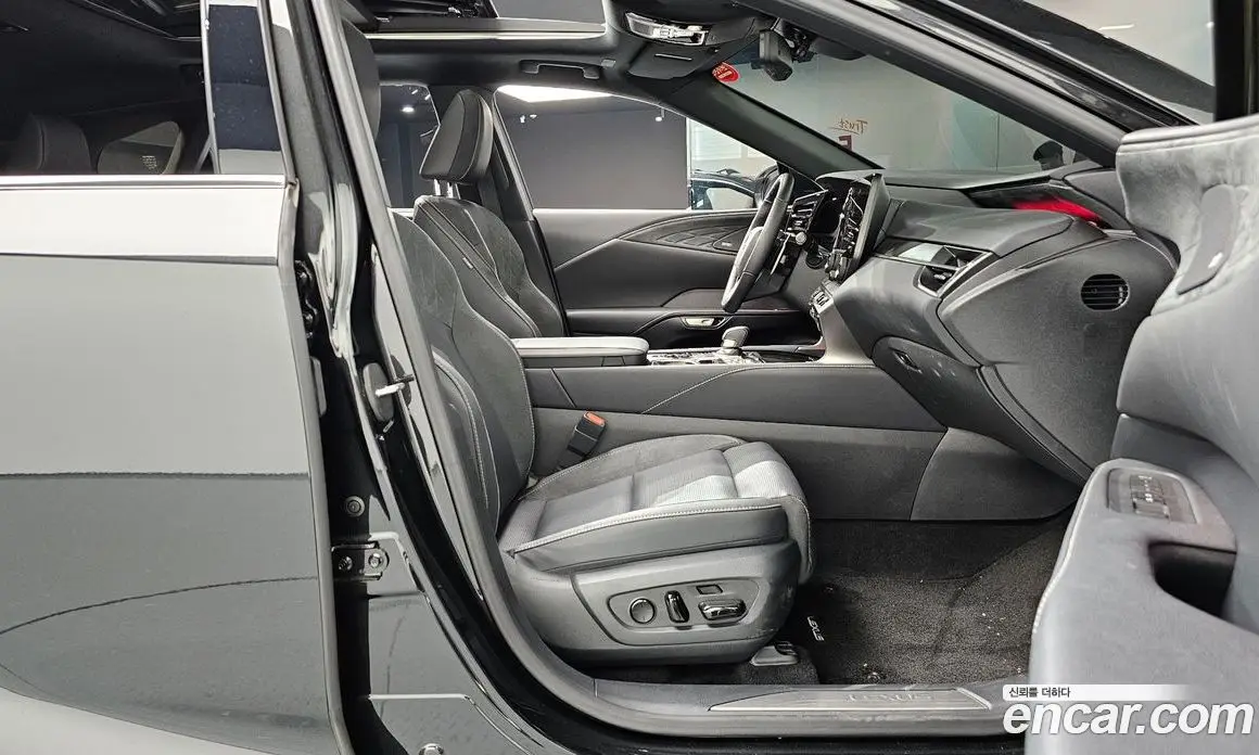 Lexus RX 2025 2.5 автомат (гидро), фото 16 Lexus RX 2025 2.5 автомат (гидро), фото 16