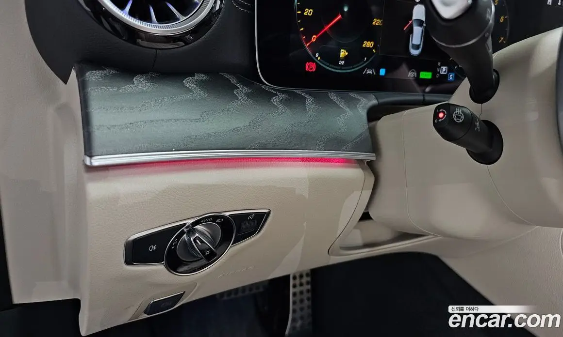 Mercedes-Benz E-Class 2023 3.0 автомат (гидро), фото 23