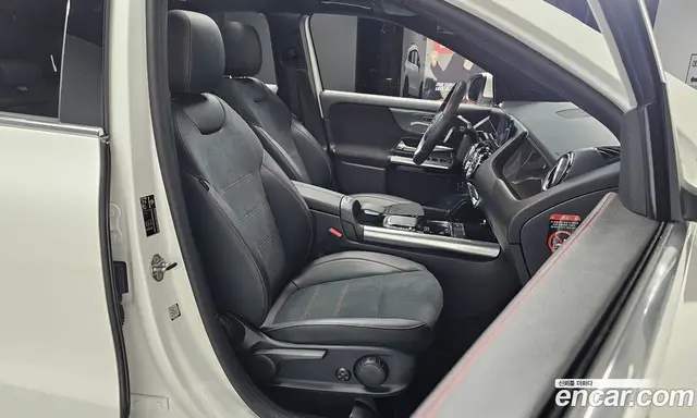 Mercedes-Benz GLA-Class 2022 2.0 автомат (гидро), миниатюра 10 Mercedes-Benz GLA-Class 2022 2.0 автомат (гидро), миниатюра 10