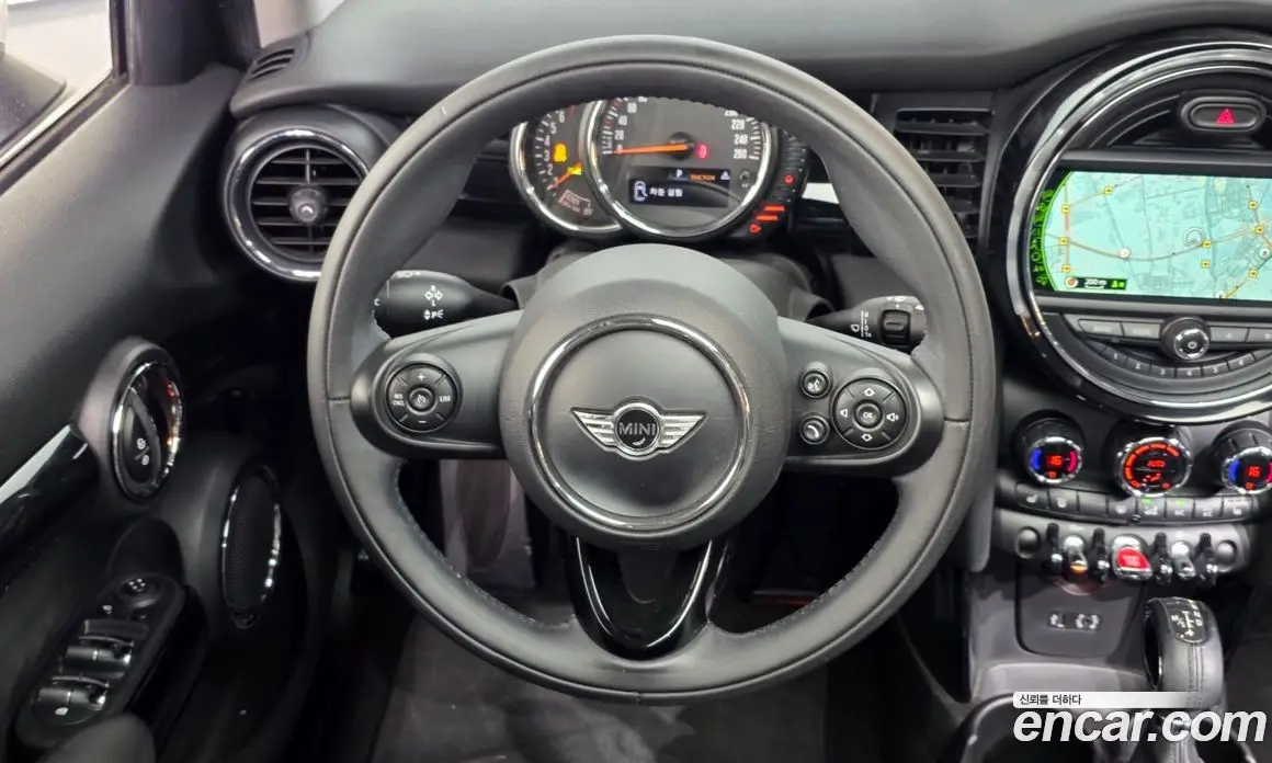Mini Cooper 2015 1.5 автомат (гидро), фото 13