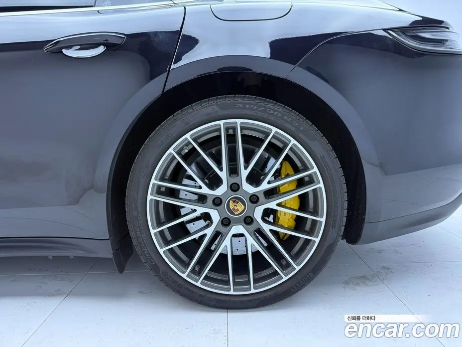 Porsche Panamera 2022 4.0 автомат (гидро), фото 18 Porsche Panamera 2022 4.0 автомат (гидро), фото 18