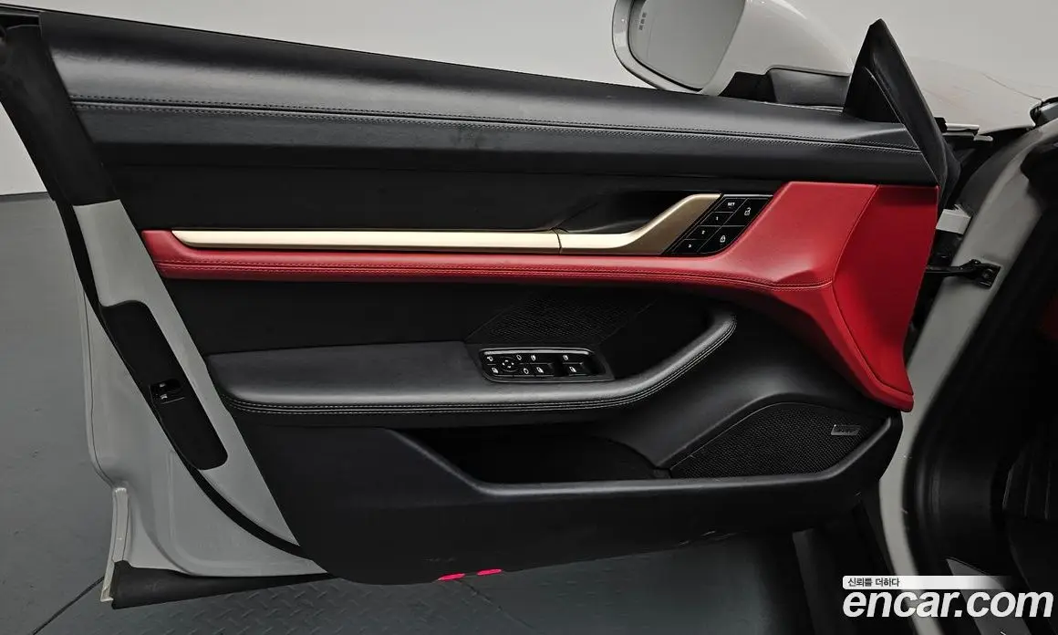 Porsche Taycan 2022 0.1 автомат (гидро), фото 13