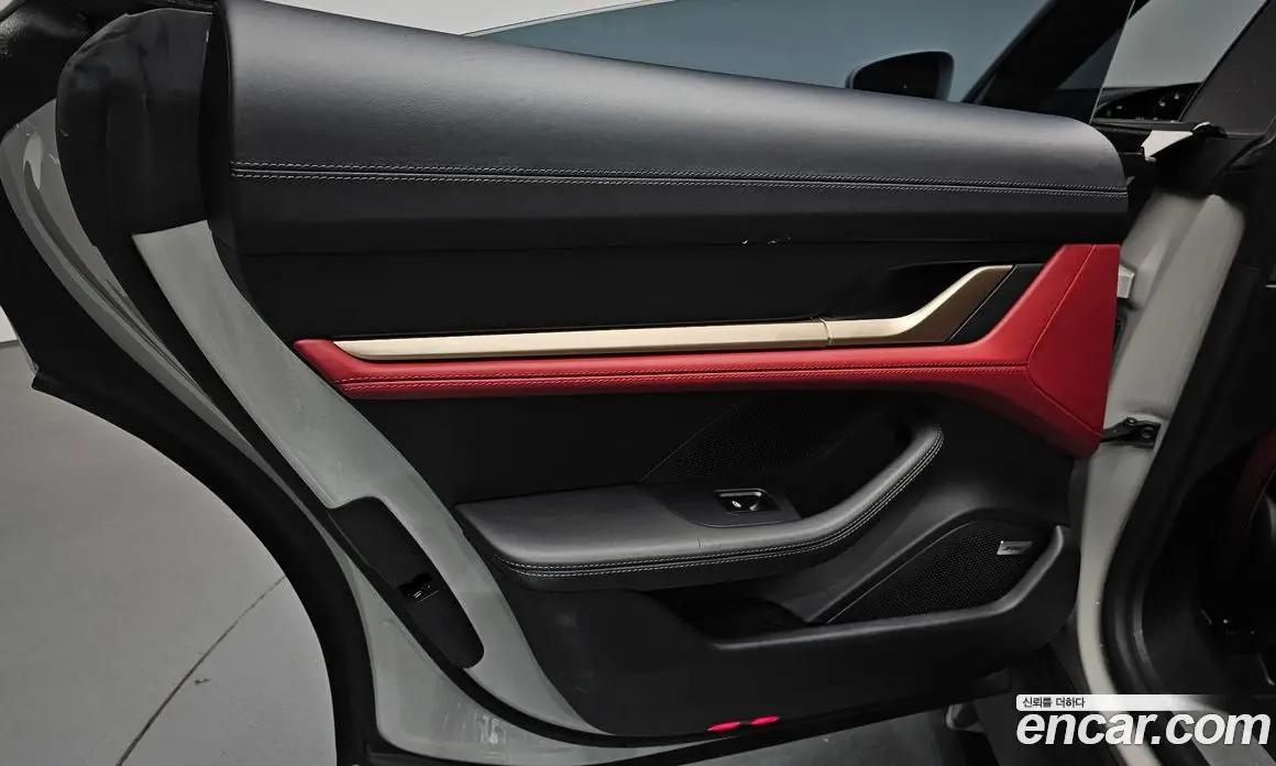 Porsche Taycan 2022 0.1 автомат (гидро), фото 14