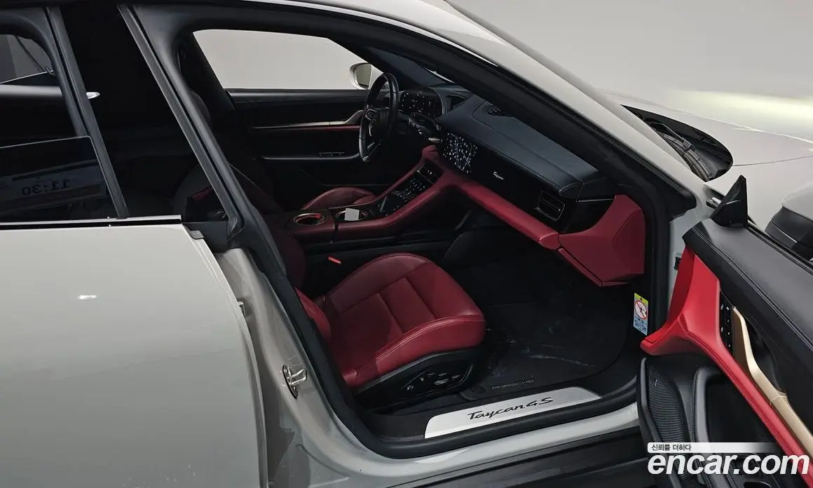 Porsche Taycan 2022 0.1 автомат (гидро), фото 15