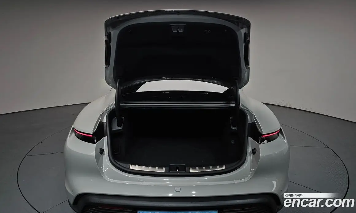 Porsche Taycan 2022 0.1 автомат (гидро), фото 25