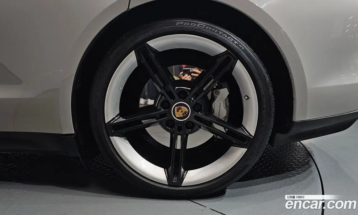 Porsche Taycan 2022 0.1 автомат (гидро), фото 6