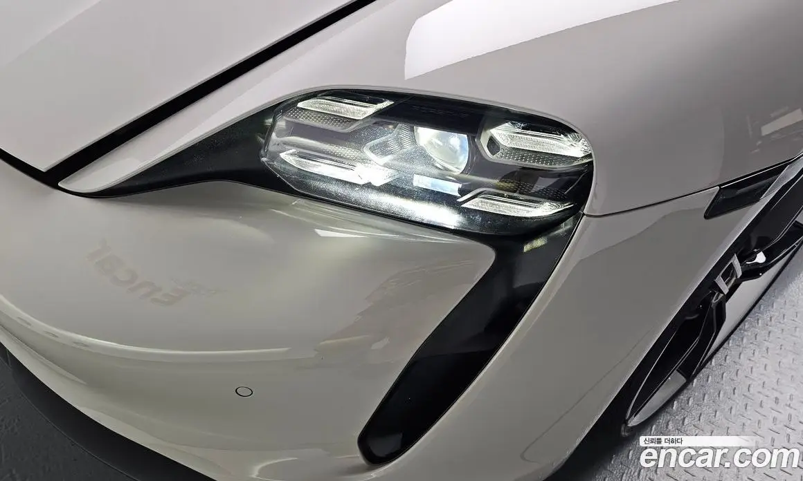 Porsche Taycan 2022 0.1 автомат (гидро), фото 7