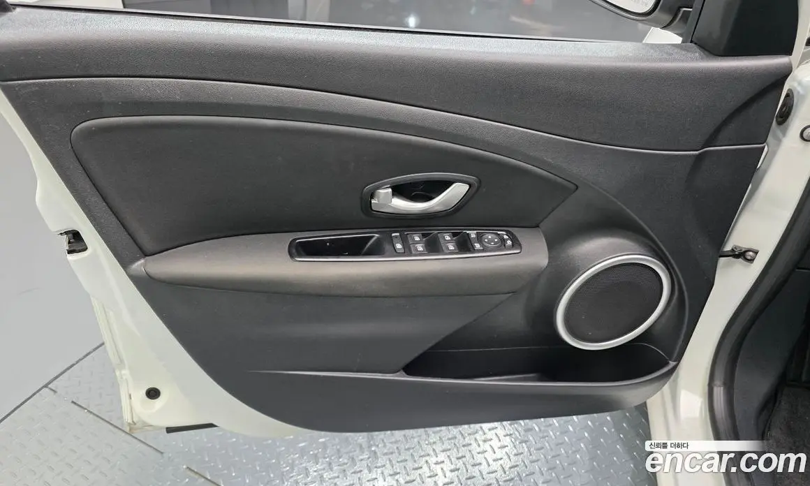 Renault (Samsung) SM3 2014 1.6 автомат (гидро), фото 13 Renault (Samsung) SM3 2014 1.6 автомат (гидро), фото 13