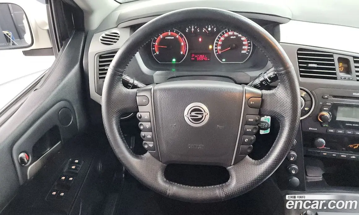 SsangYong Korando 2012 2.0 автомат (гидро), фото 12