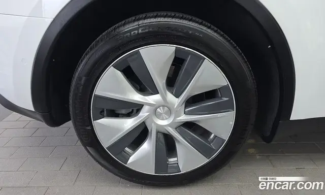 Tesla Model Y 2022 0.2 автомат (гидро), миниатюра 5 Tesla Model Y 2022 0.2 автомат (гидро), миниатюра 5