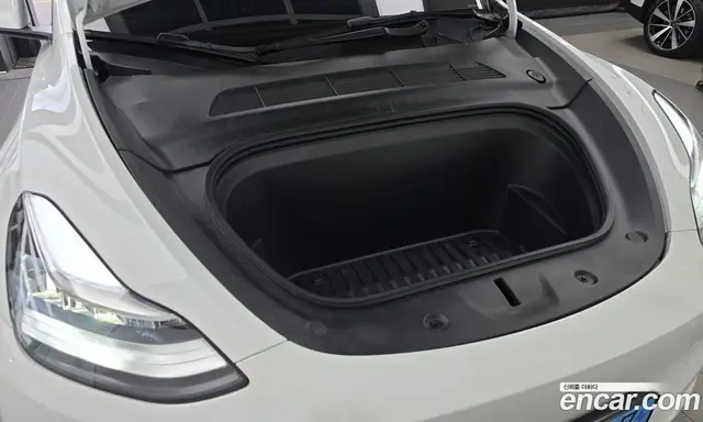 Tesla Model Y 2022 0.2 автомат (гидро), миниатюра 6 Tesla Model Y 2022 0.2 автомат (гидро), миниатюра 6