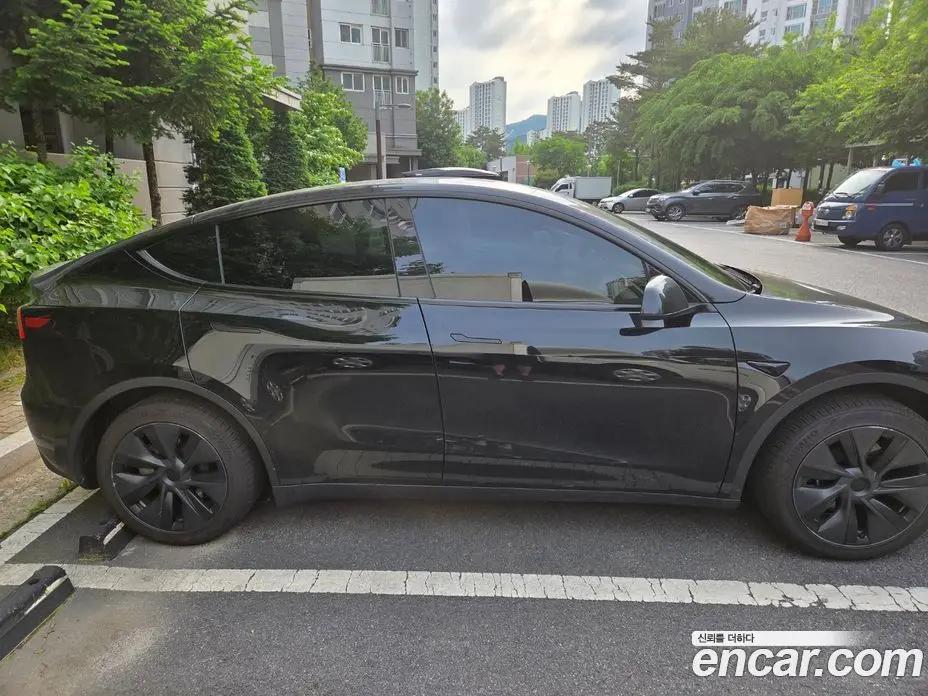 Tesla Model Y 2024 автомат (гидро), фото 3 Tesla Model Y 2024 автомат (гидро), фото 3
