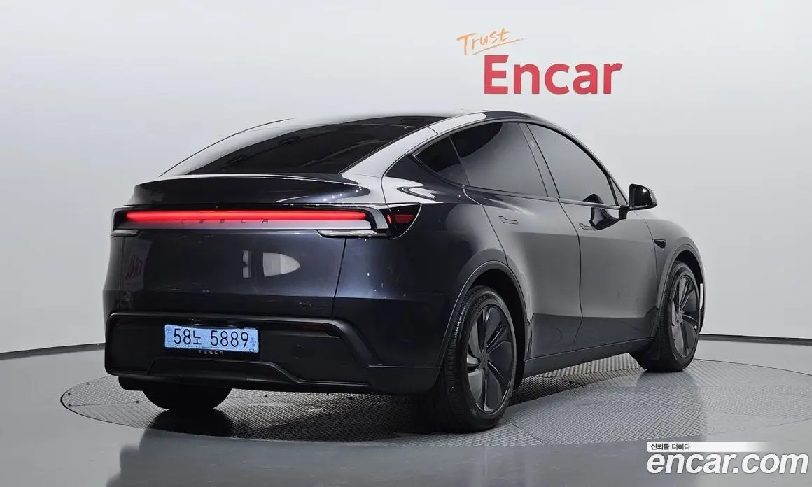 Tesla Model Y 2025 0.2 автомат (гидро), фото 2 Tesla Model Y 2025 0.2 автомат (гидро), фото 2