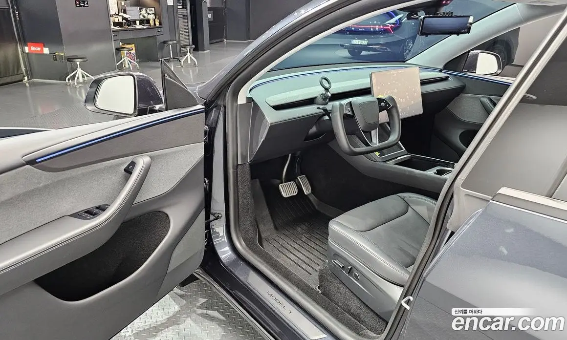 Tesla Model Y 2025 0.2 автомат (гидро), фото 13 Tesla Model Y 2025 0.2 автомат (гидро), фото 13