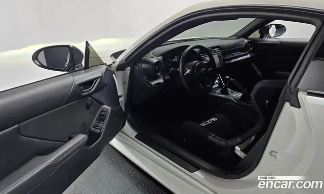 Toyota 86 2024 2.4 механика, миниатюра 12