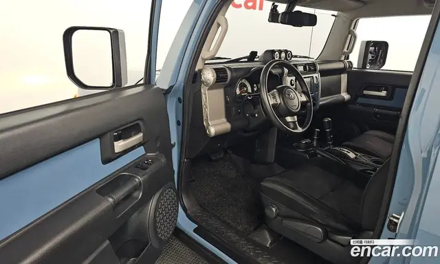 Toyota FJ Cruiser 2014 4.0 автомат (гидро), миниатюра 11 Toyota FJ Cruiser 2014 4.0 автомат (гидро), миниатюра 11