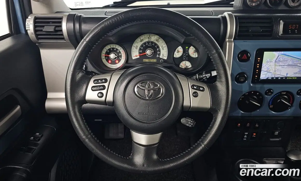 Toyota FJ Cruiser 2014 4.0 автомат (гидро), фото 13 Toyota FJ Cruiser 2014 4.0 автомат (гидро), фото 13