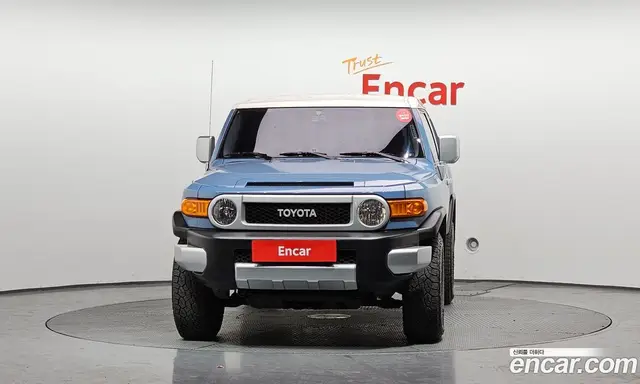 Toyota FJ Cruiser 2014 4.0 автомат (гидро), миниатюра 3 Toyota FJ Cruiser 2014 4.0 автомат (гидро), миниатюра 3