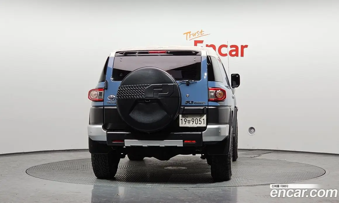Toyota FJ Cruiser 2014 4.0 автомат (гидро), фото 4 Toyota FJ Cruiser 2014 4.0 автомат (гидро), фото 4
