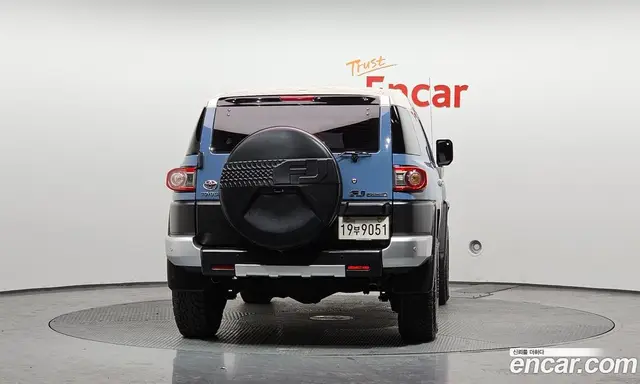 Toyota FJ Cruiser 2014 4.0 автомат (гидро), миниатюра 4 Toyota FJ Cruiser 2014 4.0 автомат (гидро), миниатюра 4