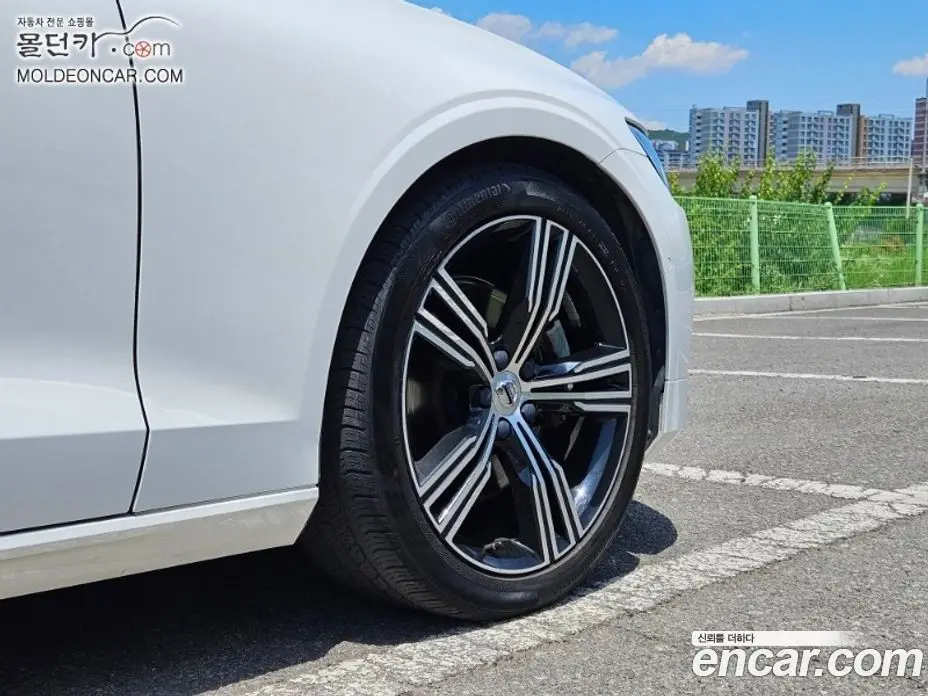 Volvo S60 2019 2.0 автомат (гидро), фото 18 Volvo S60 2019 2.0 автомат (гидро), фото 18