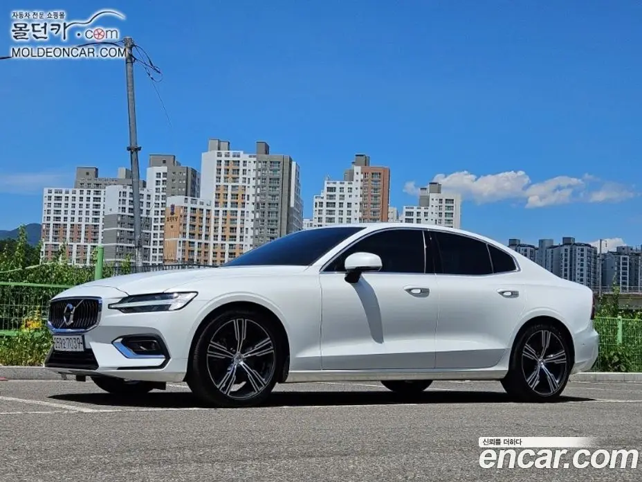 Volvo S60 2019 2.0 автомат (гидро), фото 3 Volvo S60 2019 2.0 автомат (гидро), фото 3
