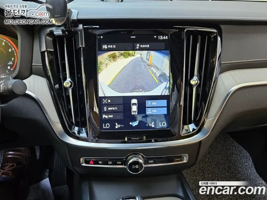 Volvo S60 2019 2.0 автомат (гидро), фото 7 Volvo S60 2019 2.0 автомат (гидро), фото 7