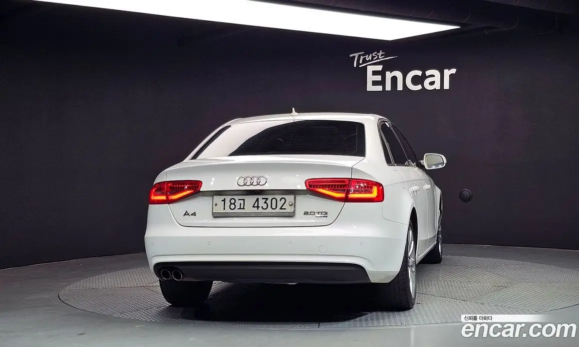 Audi A4 2013 2.0 автомат (гидро), фото 4