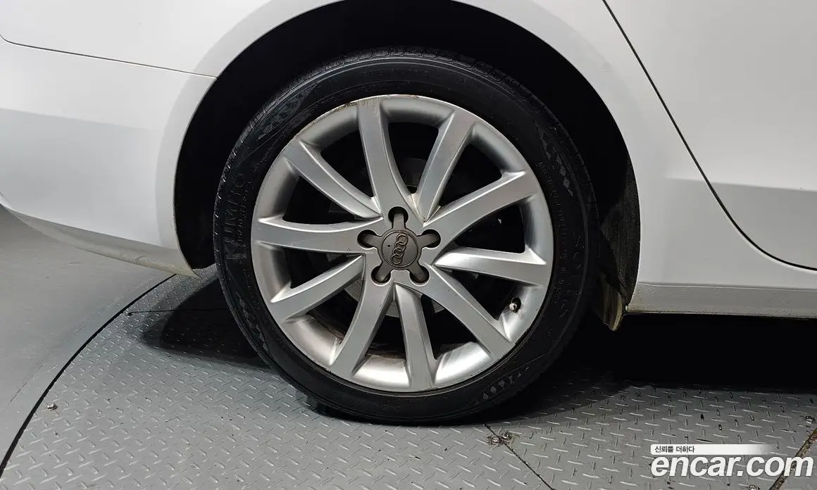 Audi A4 2013 2.0 автомат (гидро), фото 5
