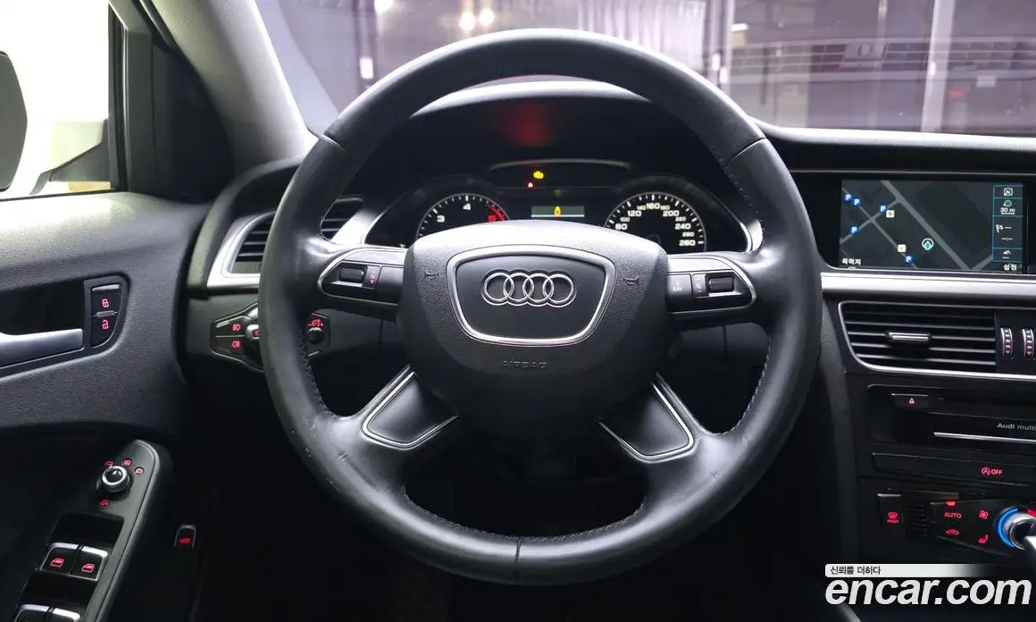 Audi A4 2015 2.0 автомат (гидро), фото 13