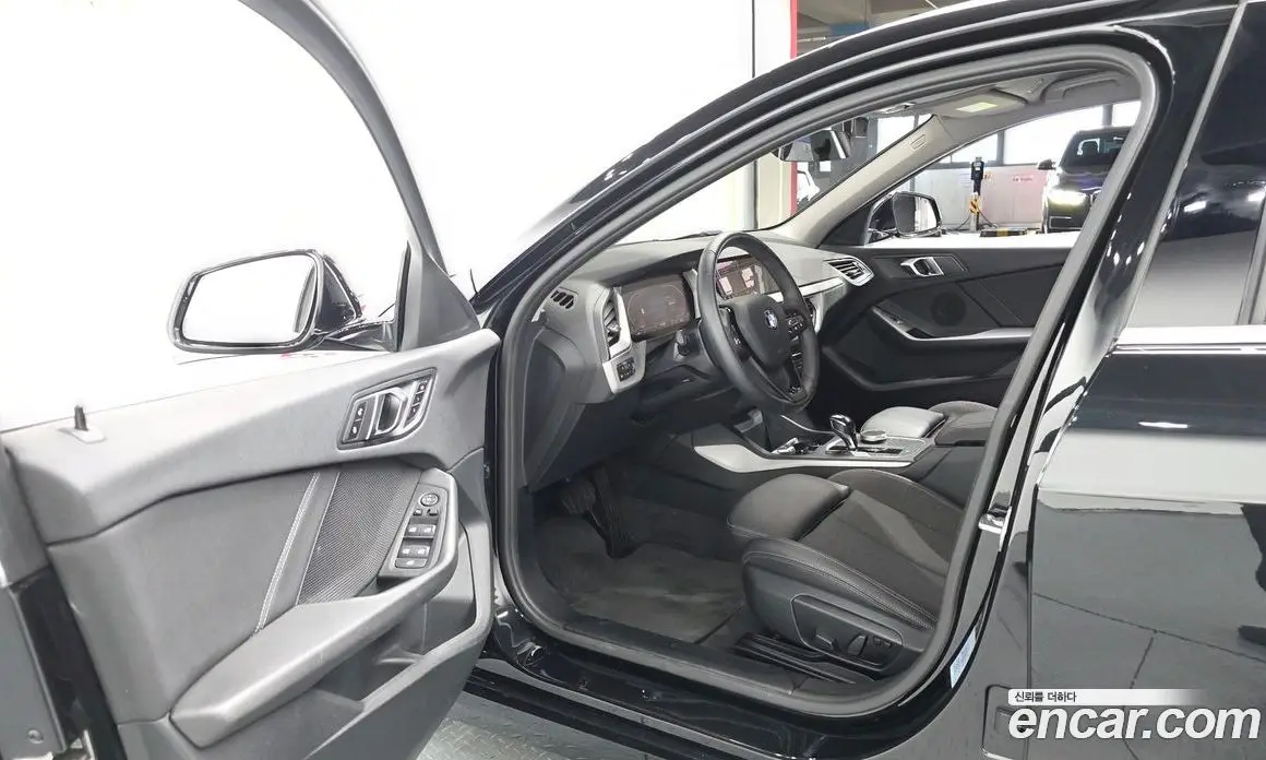 BMW 1 серия 2020 2.0 автомат (гидро), фото 12