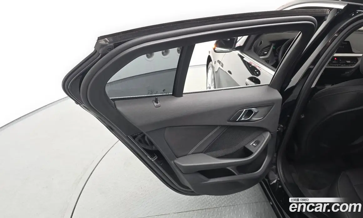 BMW 1 серия 2020 2.0 автомат (гидро), фото 14