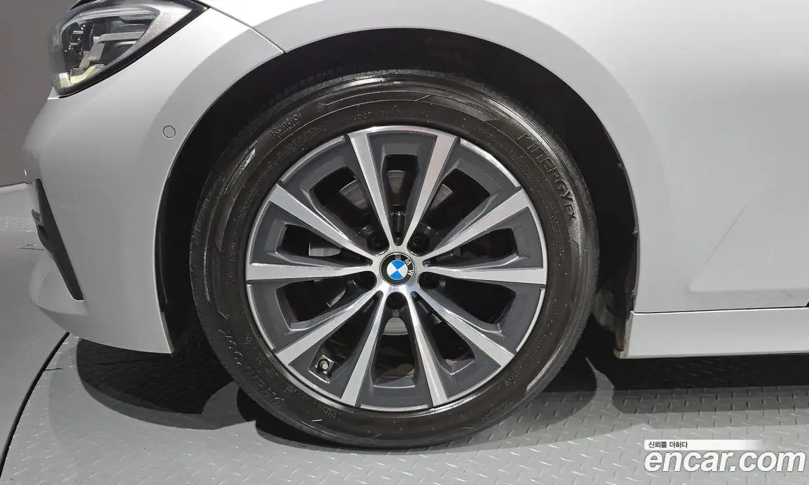 BMW 3 серия 2019 2.0 автомат (гидро), фото 5