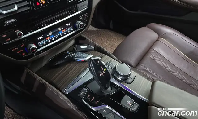 BMW 5 серия 2018 2.0 автомат (гидро), миниатюра 9
