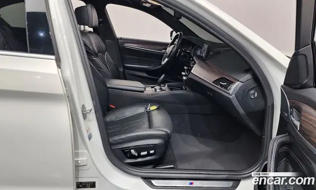BMW 5 серия 2018 2.0 автомат (гидро), миниатюра 11