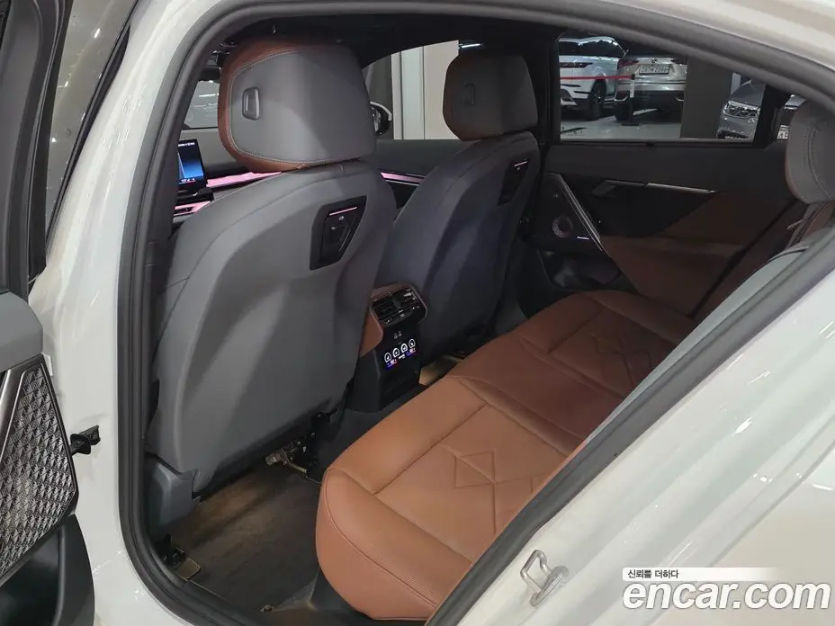 BMW 5 серия 2025 2.0 автомат (гидро), фото 12