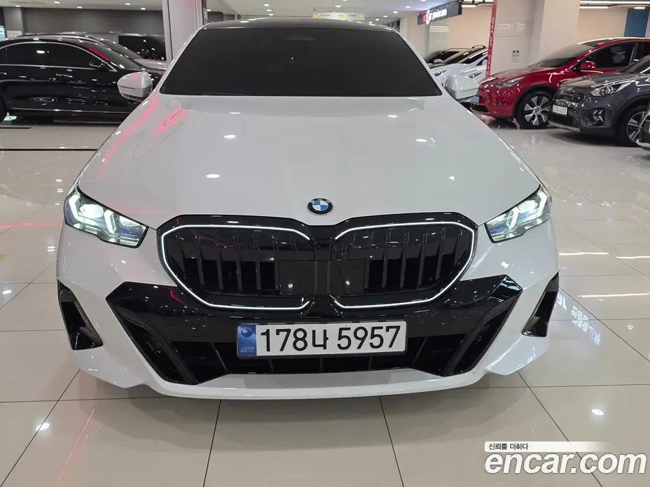 BMW 5 серия 2025 2.0 автомат (гидро), фото 3