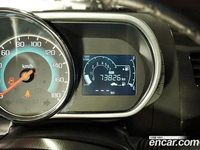 Chevrolet Spark 2014 1.0 автомат (гидро), миниатюра 9