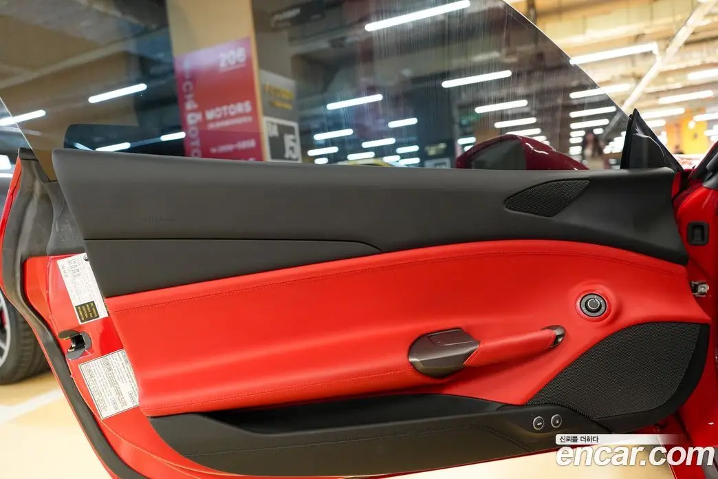 Ferrari 488 2016 3.9 автомат (гидро), фото 12 Ferrari 488 2016 3.9 автомат (гидро), фото 12