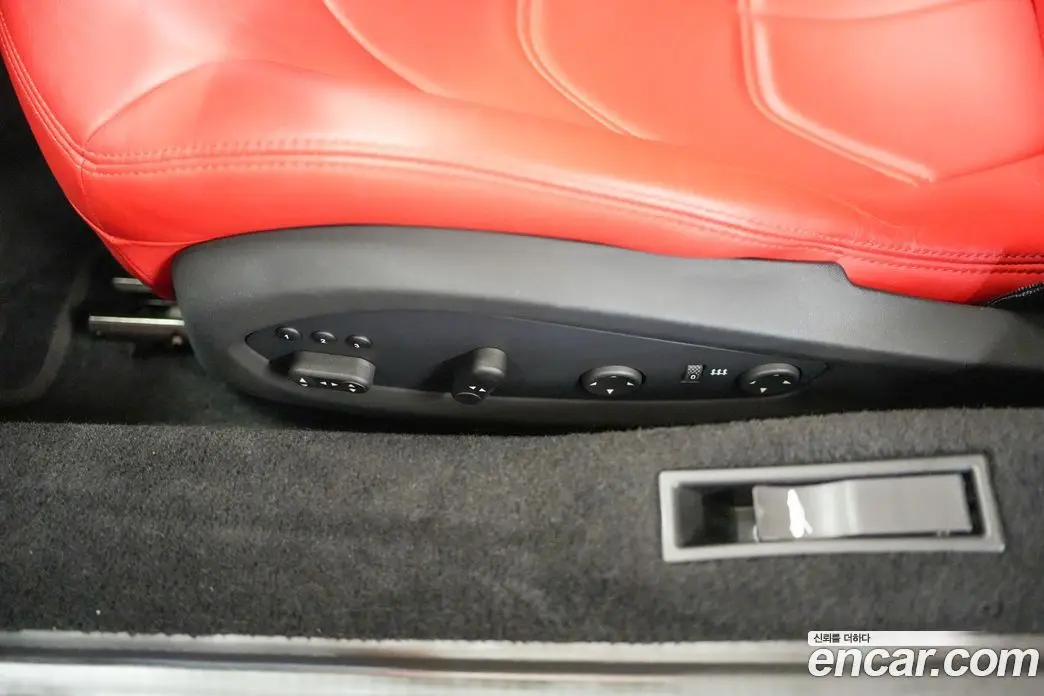 Ferrari 488 2016 3.9 автомат (гидро), фото 13 Ferrari 488 2016 3.9 автомат (гидро), фото 13