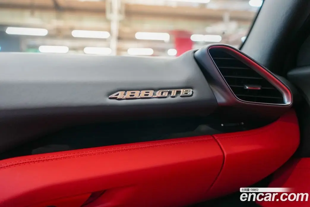 Ferrari 488 2016 3.9 автомат (гидро), фото 19 Ferrari 488 2016 3.9 автомат (гидро), фото 19