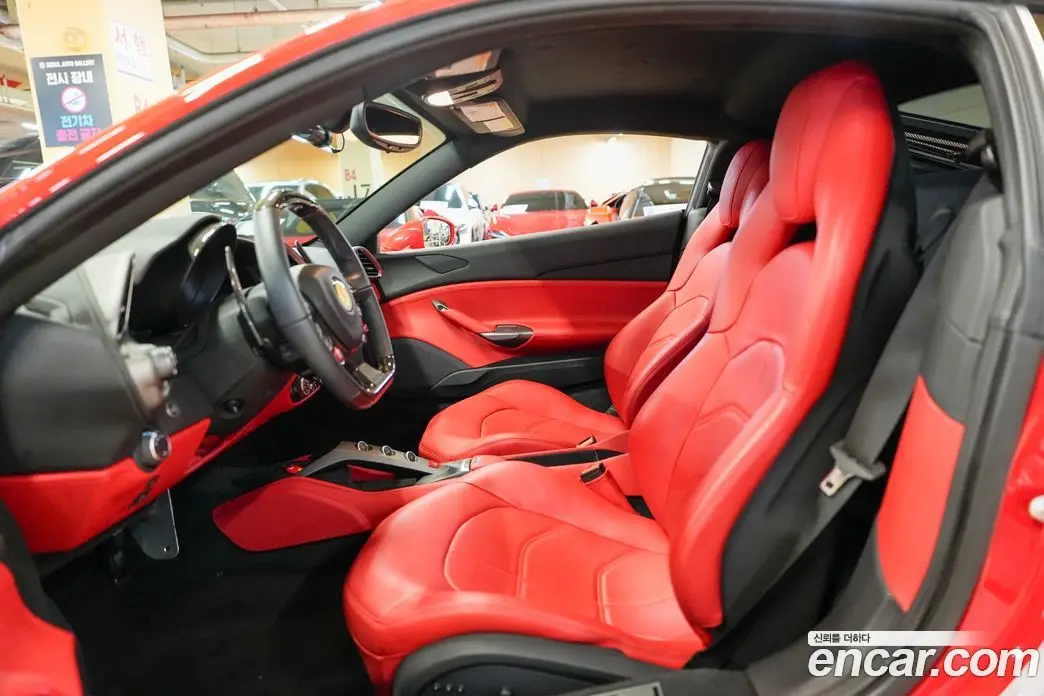 Ferrari 488 2016 3.9 автомат (гидро), фото 7 Ferrari 488 2016 3.9 автомат (гидро), фото 7