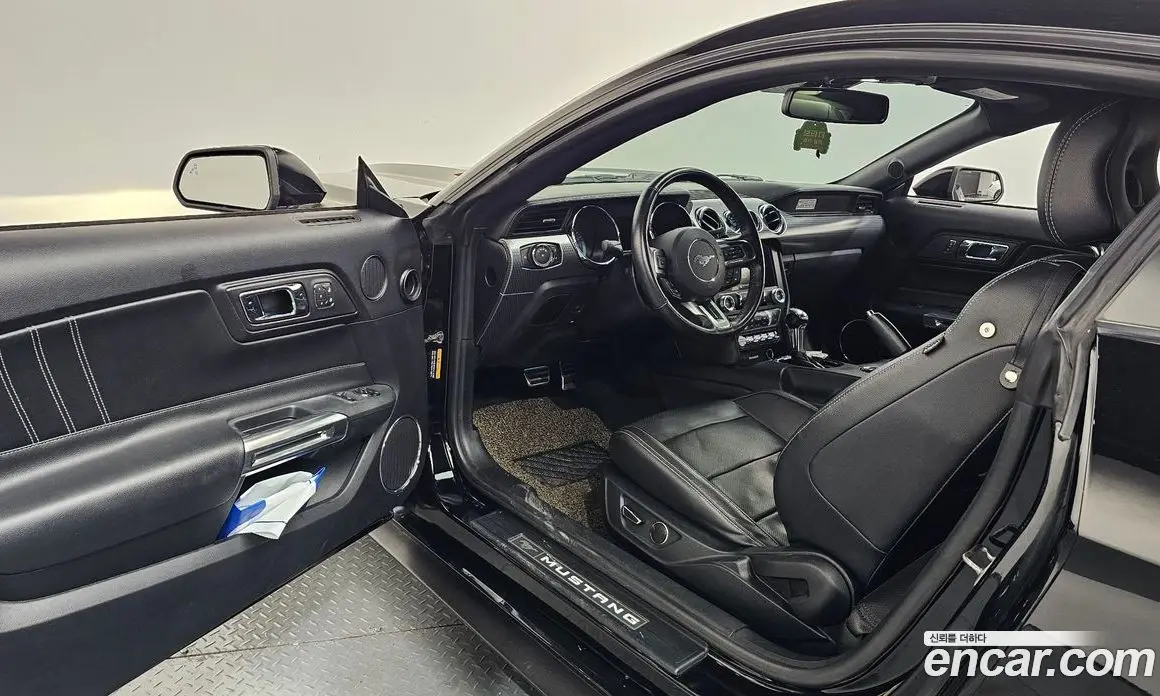 Ford Mustang 2016 2.3 автомат (гидро), фото 10 Ford Mustang 2016 2.3 автомат (гидро), фото 10