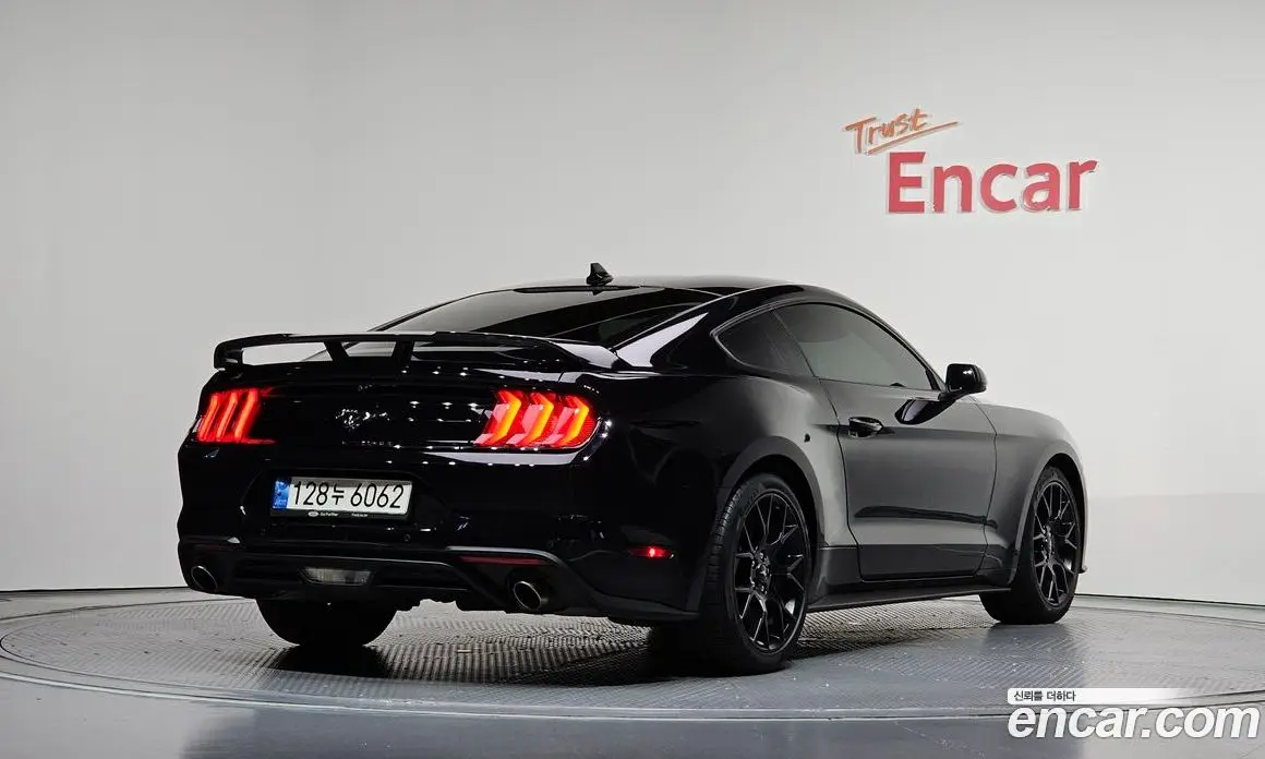 Ford Mustang 2022 2.3 автомат (гидро), фото 2 Ford Mustang 2022 2.3 автомат (гидро), фото 2