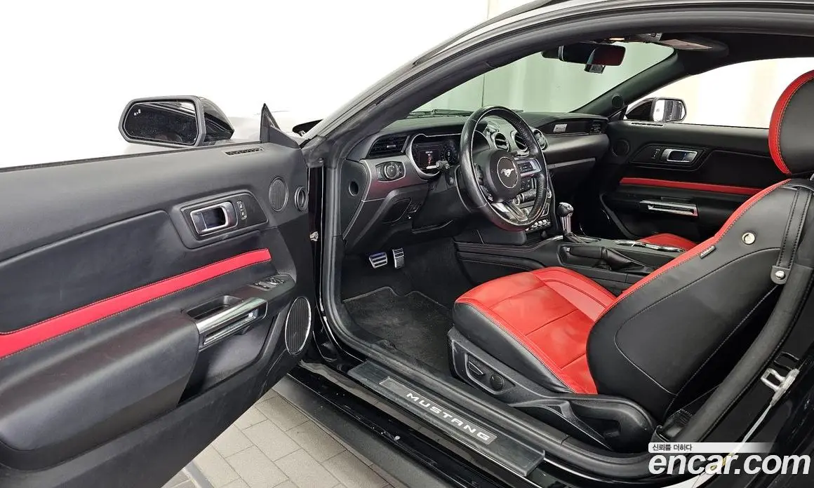 Ford Mustang 2022 2.3 автомат (гидро), фото 10 Ford Mustang 2022 2.3 автомат (гидро), фото 10